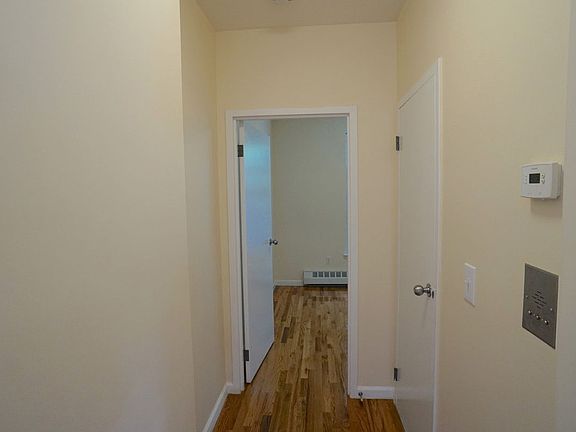 5th image of 295A Bainbridge St APT 4B