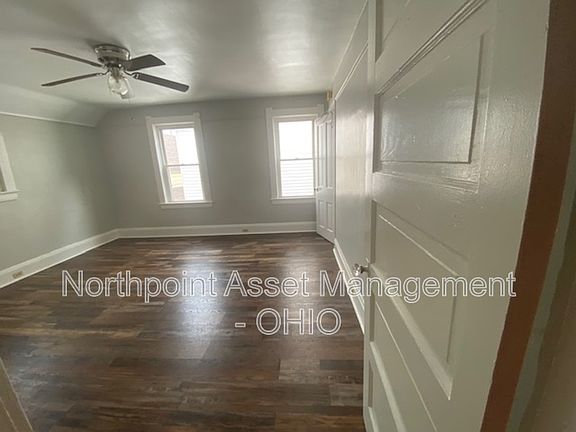 3rd image of 3111 Walton Ave Unit 1