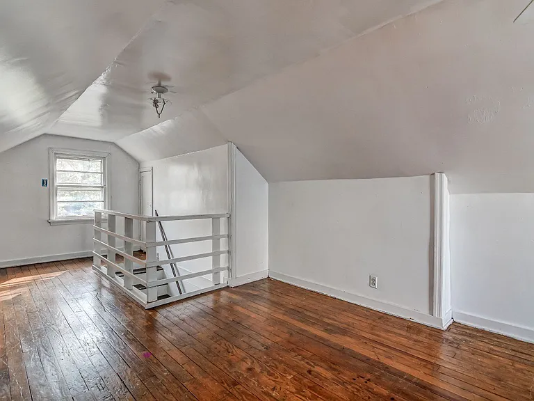 759 E Lawrence St — Photo 15