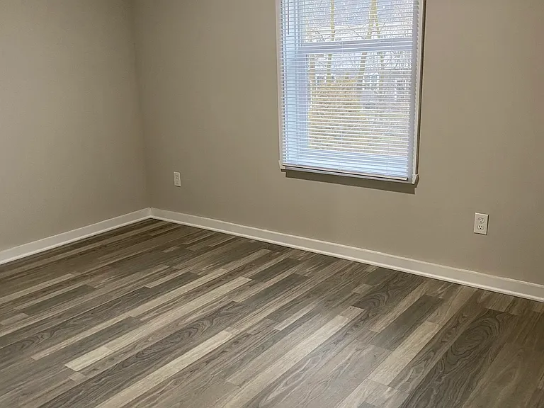 1358 S Main St — Photo 12