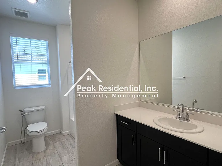3236 Sunny Gate Ln — Photo 24