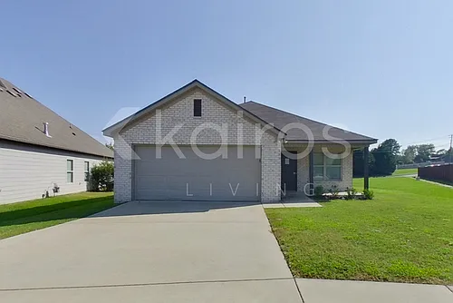 1396 Maxwell Cir Photo 1