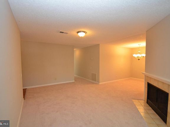 5th image of 3907 Golf Tee Ct APT 201