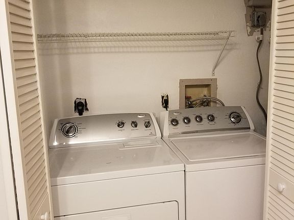 5th image of 17414 Dumont Dr