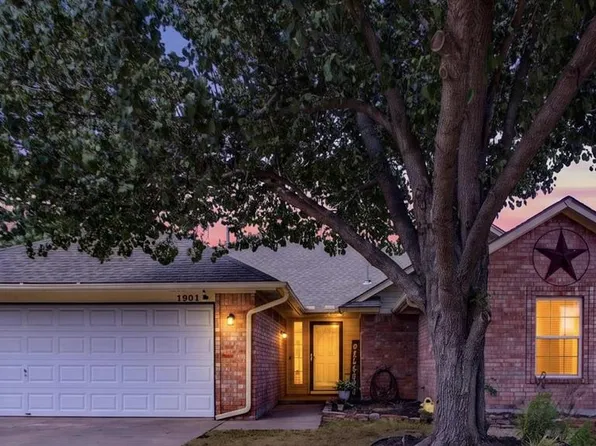 1901 Butterfield Trl, Choctaw, OK 73020