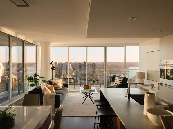 1365 Davie St #1503, Vancouver, BC V6E 1M5