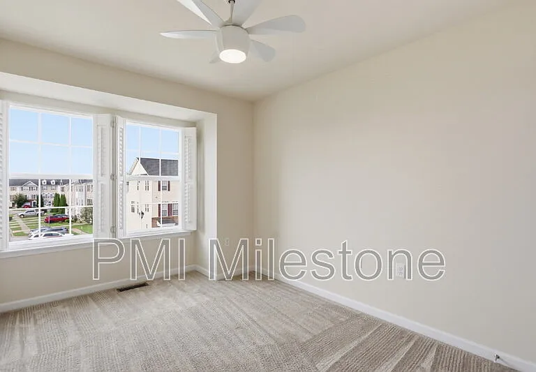 100 Bertelli Ct — Photo 35