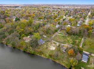 412 E Main St, Yorkville, IL