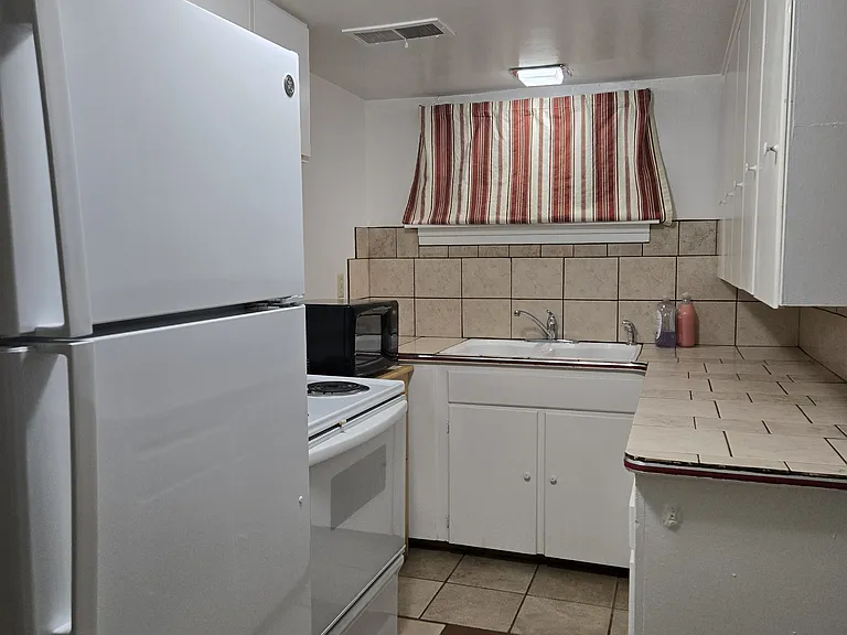 4720 W Franklin Rd #B — Photo 3