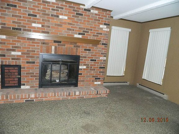 3rd image of 319 Orchard St