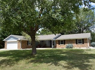 612 Brookview Dr, Greenwood, IN 46142