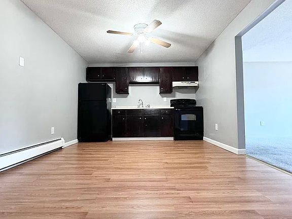 2nd image of 1345 Bodwell Rd Unit 17-B