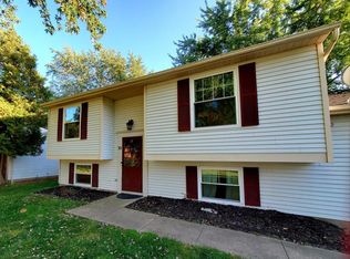 30 Mapleview Cir #1, Penfield, NY 14526