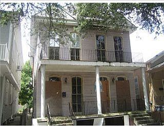 1st image of 2904 Banks St