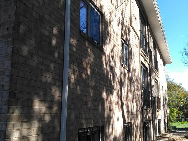 1221 47th Pl NE — Photo 17