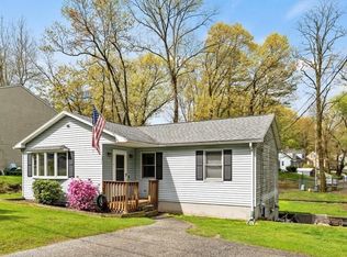 160 University St, Springfield, MA 01104