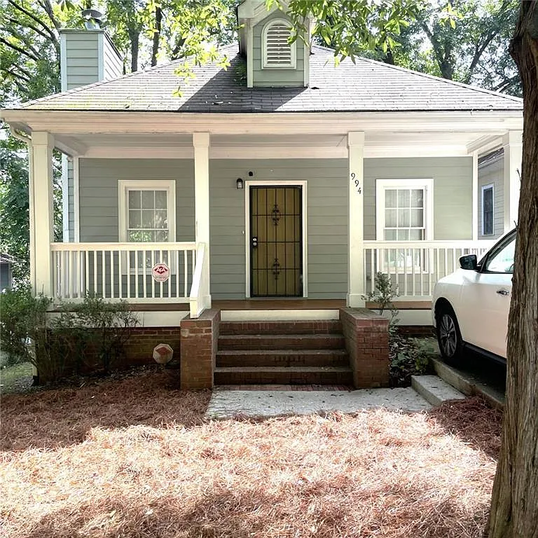 3 bed, 2.0 bath, $1,900 — Photo 2