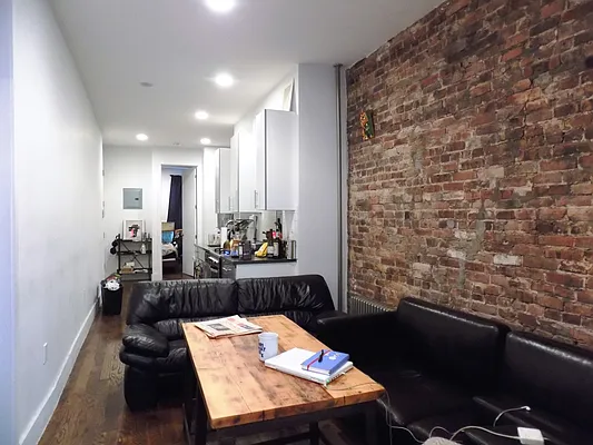 Rented by Blue Egg Realty Corp | media 23