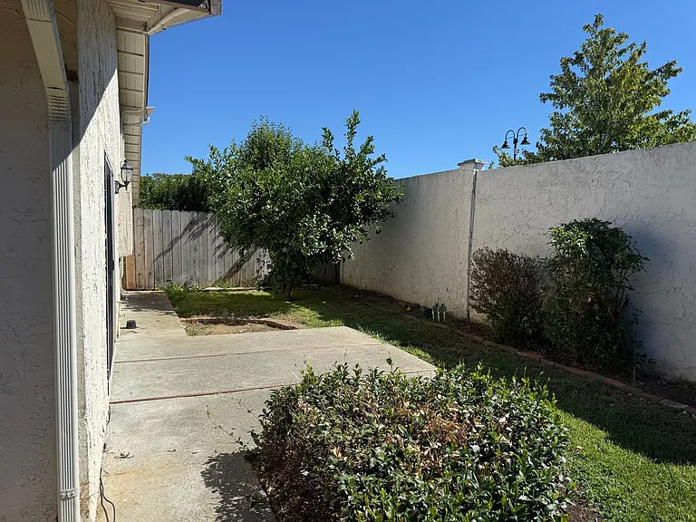 1266 Hartford Cir — Photo 11