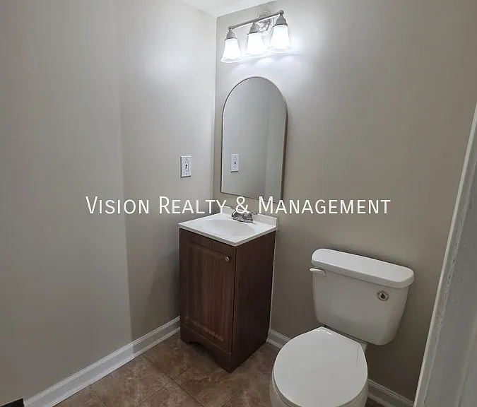 5025 Brittany Dr — Photo 21