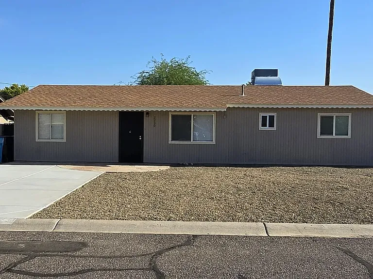 2230 E Beverly Ln — Photo 1