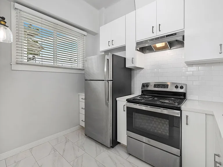 3843 Park Blvd #6 — Photo 1