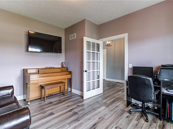 5th image of 1132 Limerick Ln