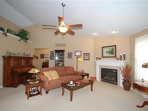 3rd image of 10593 Williamswoods Dr