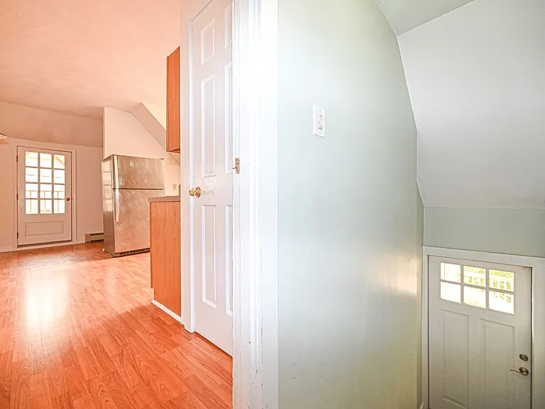 55B Bay St — Photo 2