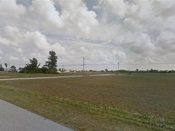 2nd image of 330 NE 16th Ter