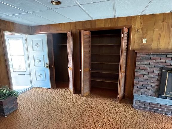 4th image of 307 McClelland Rd N