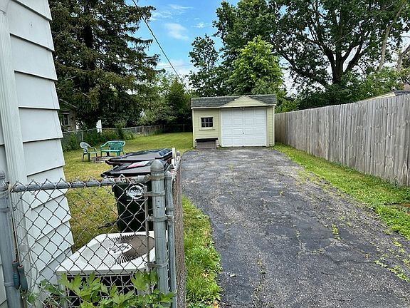 2nd image of 4610 Wellington Ave