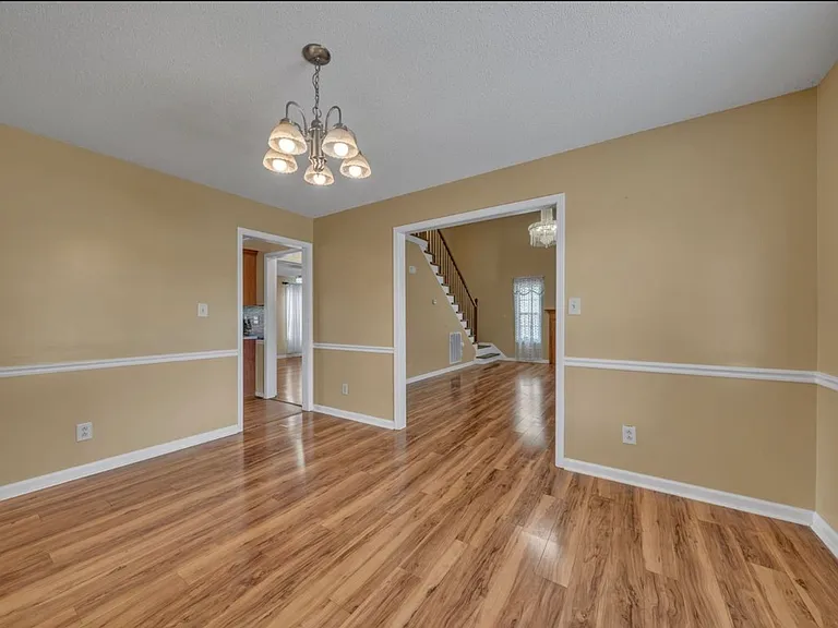 1325 Sunfield Dr — Photo 4