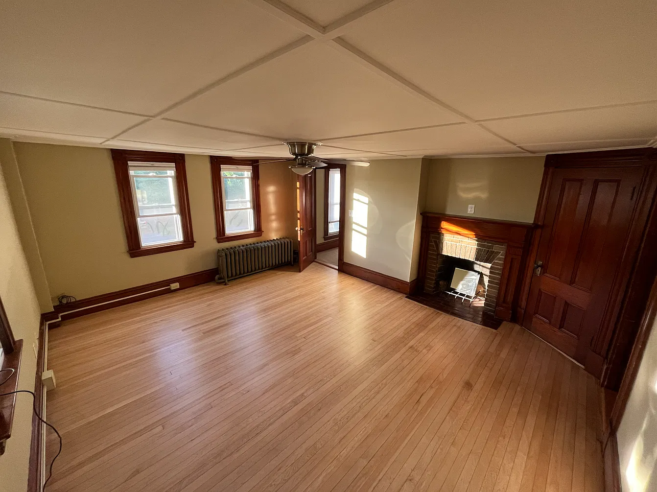 2 bed, 1200 sqft, $2,400 — Photo 4