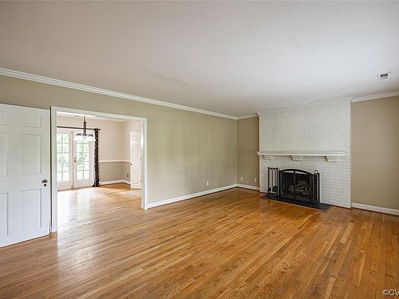 3rd image of 210 Lakewood Dr