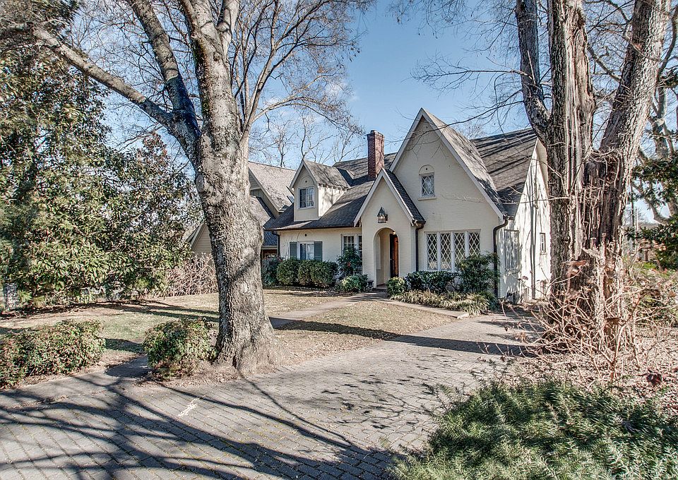 2nd image of 3601 Saratoga Dr