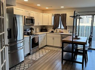 18 Trailridge Ln, Springfield, IL 62704