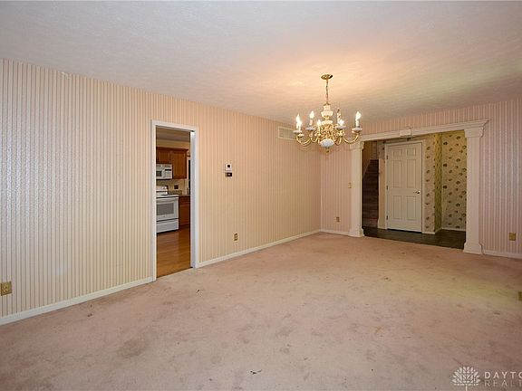 4th image of 8840 Creekwood Dr