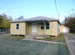 6401 Howe St, Groves, TX 77619