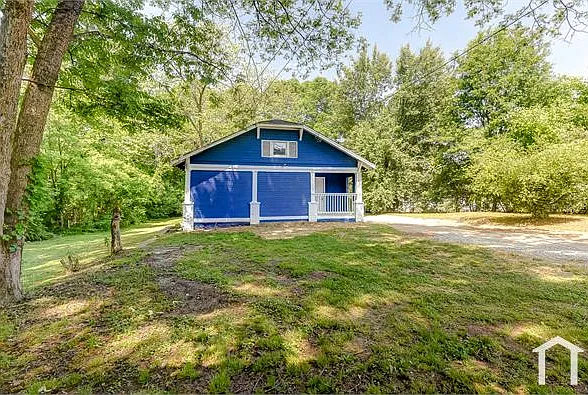 5 bed, 2050 sqft, $1,975 — Photo 4