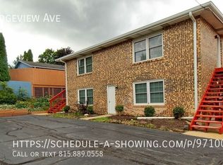 335 Ridgeview Ave, Rockford, IL 61107