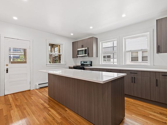 5th image of 46 Revere St