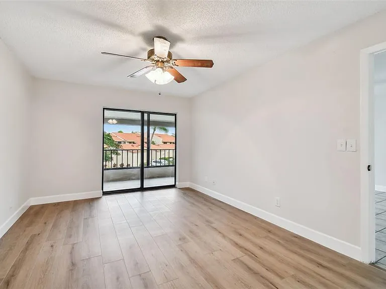 4800 Brittany Dr S #102 — Photo 38