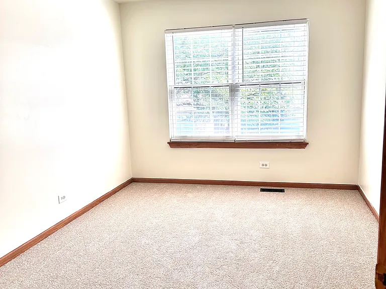 315 Bay Dr — Photo 16