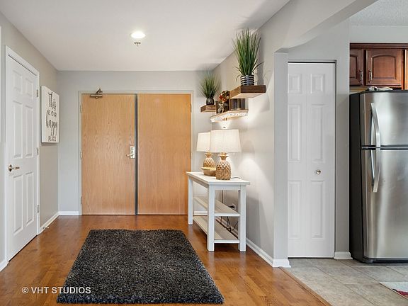 4th image of 410 W Mahogany Ct Unit 704