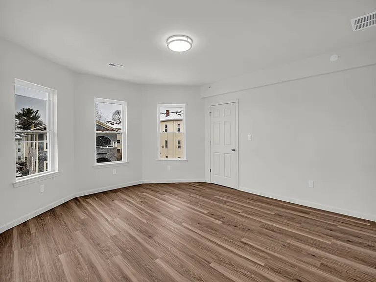 12 Alpine St #3 — Photo 11