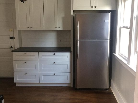 3rd image of 88 Camden Ave Floor 2