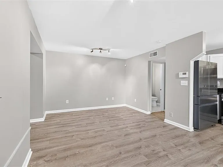 1031 State St NW #209 — Photo 7