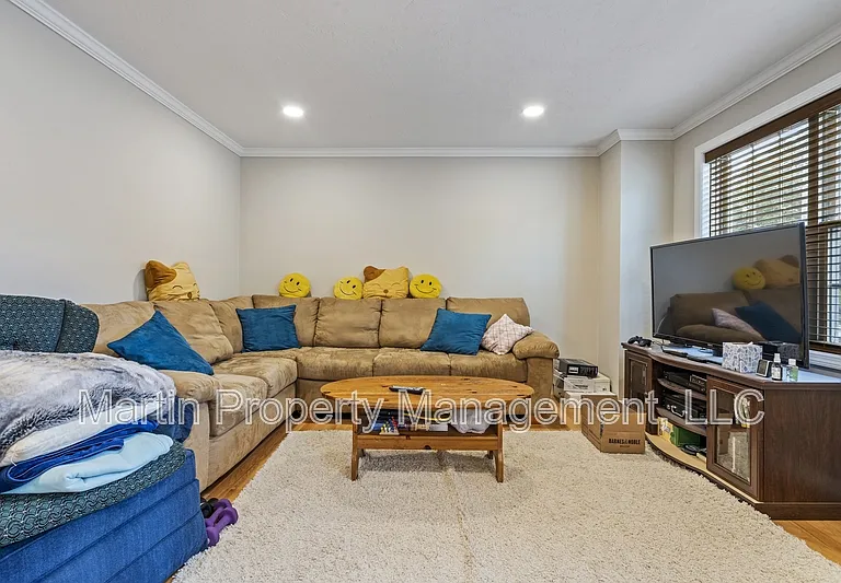 4 Fairview St #10-1 — Photo 9