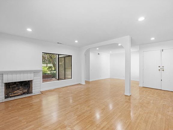 3rd image of 2836 Sierra Canyon Way